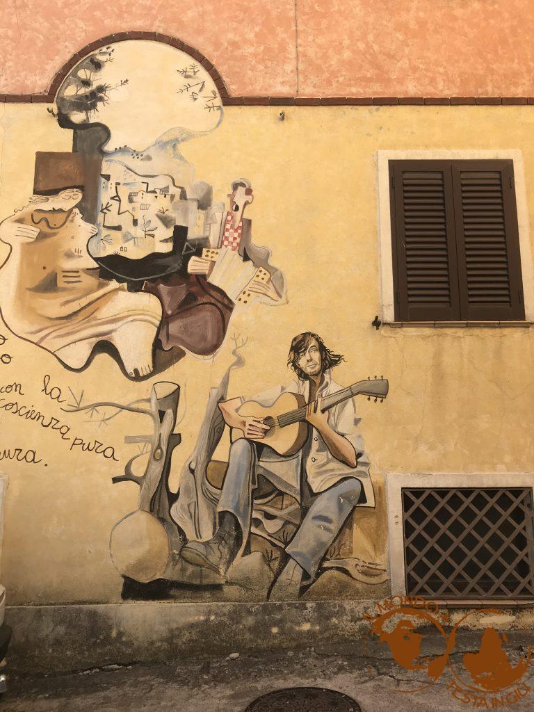 Musicisti nei murales di Orgosolo