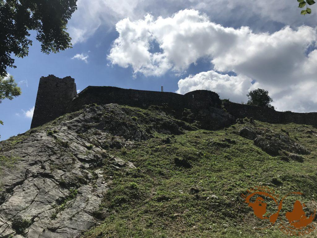 Resti del muro perimetrale del castello dell'Innominato di Somasca