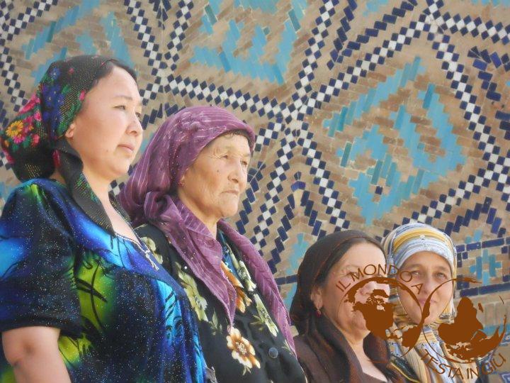 Samarcanda: donne uzbeke.