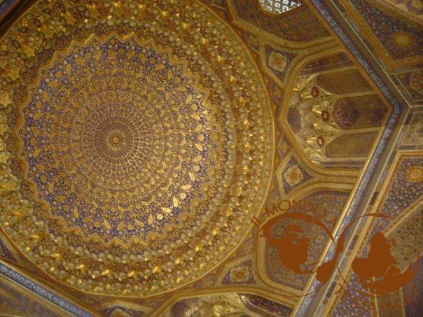 Interno del mausoleo Gur-e Amir a Samarcanda