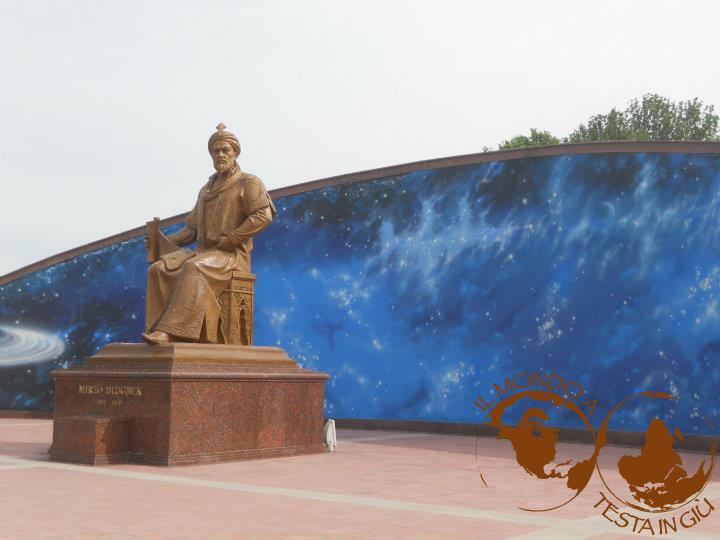 Statua di Ulugh Beg