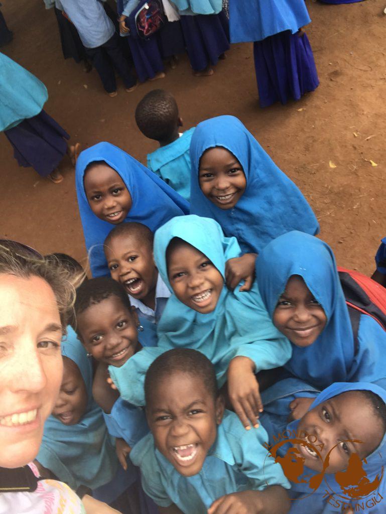 In visita a una scuola zanzibarina