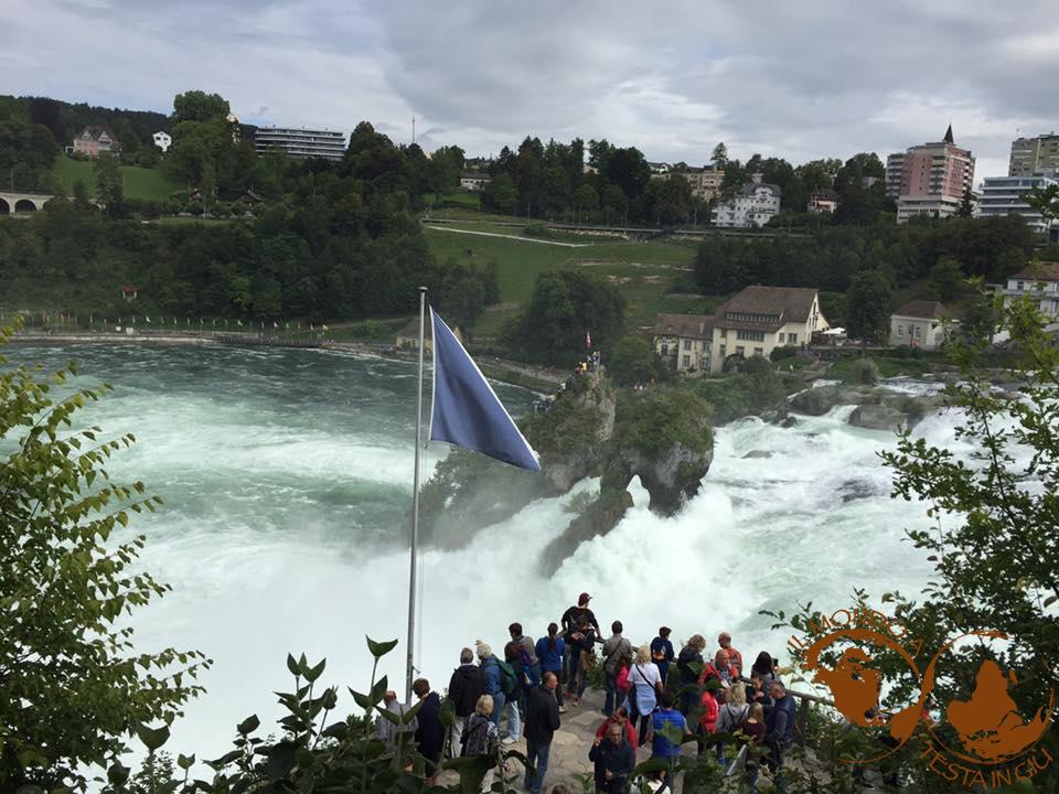 Il Kanzeli, terrazza sulle cascate di Sciaffusa