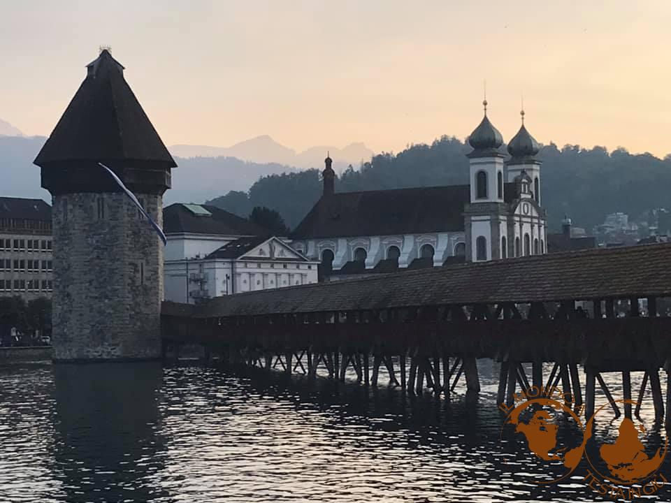 Lucerna e il fiume Reuss, il ponte e la chiesa dei Gesuiti