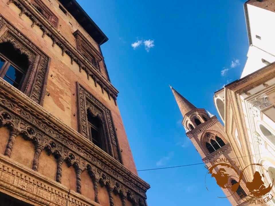 Casa di Giovanni Boniforte da Concorezzo o Casa del Mercante in Piazza delle Erbe a Mantova