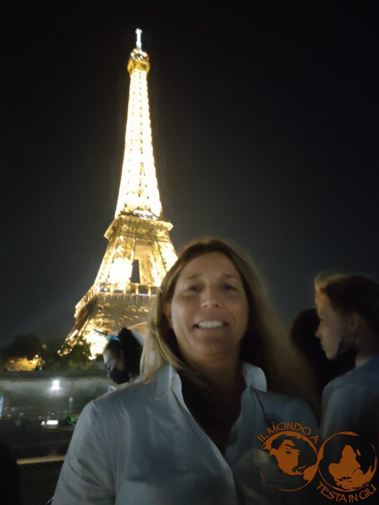 La torre Eiffel illuminata