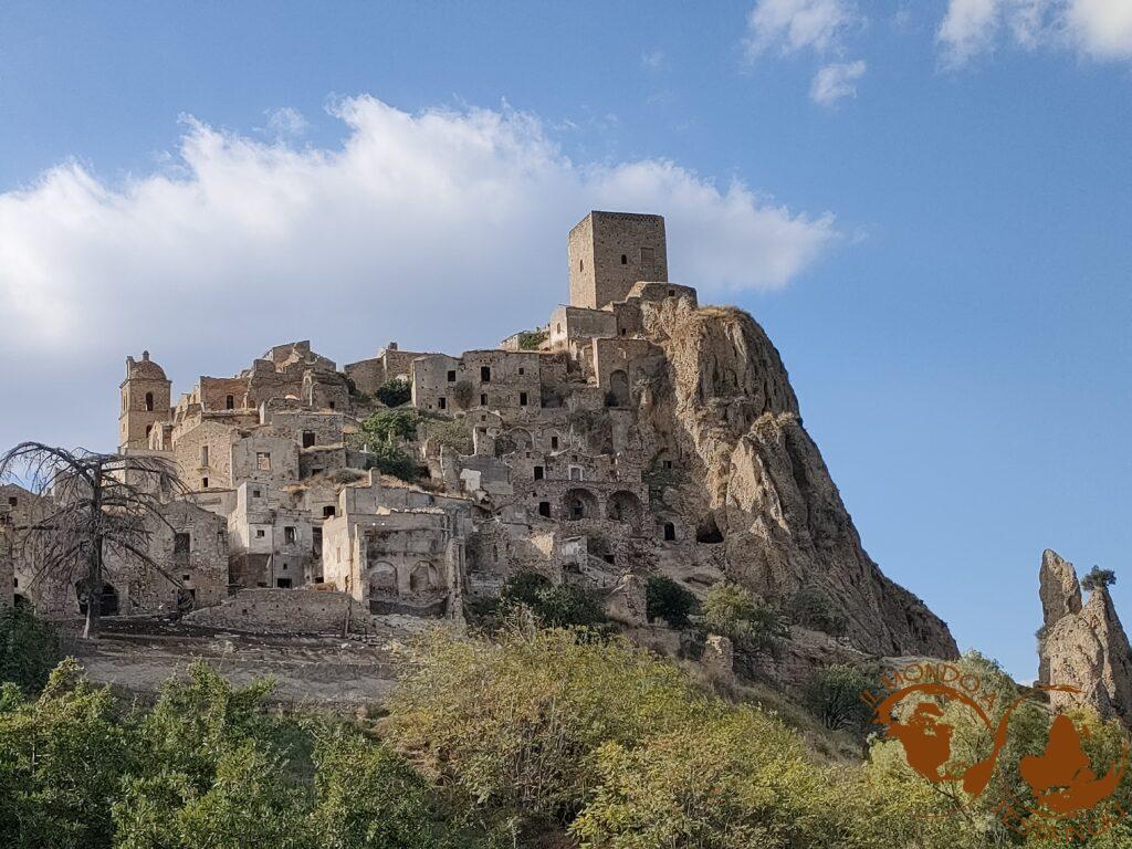 Craco a prima vista appare come un castello di sabbia