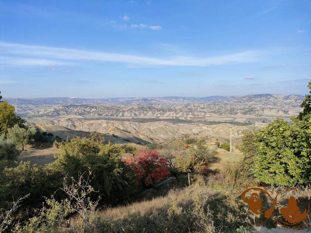 Paesaggio lunare attorno a Craco