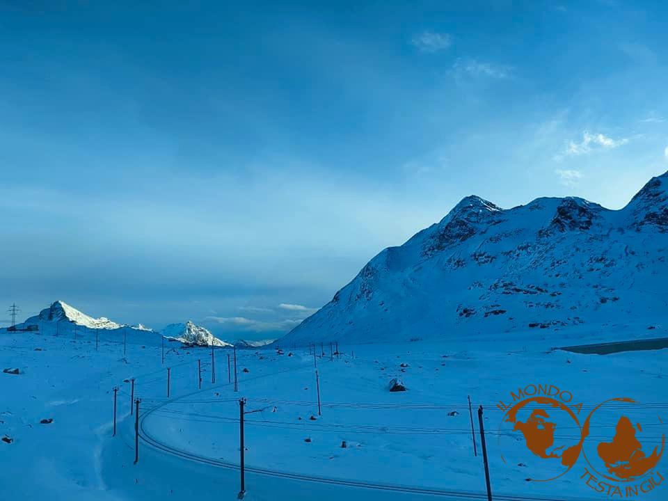 La ferrovia in mezzo alla neve