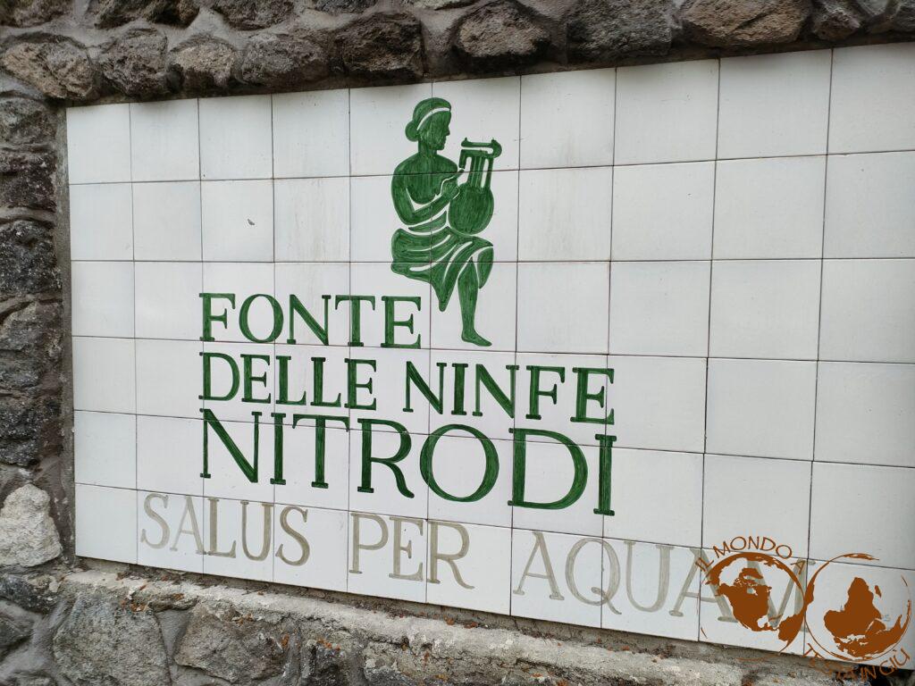 Insegna sulla strada che porta a Nitrodi