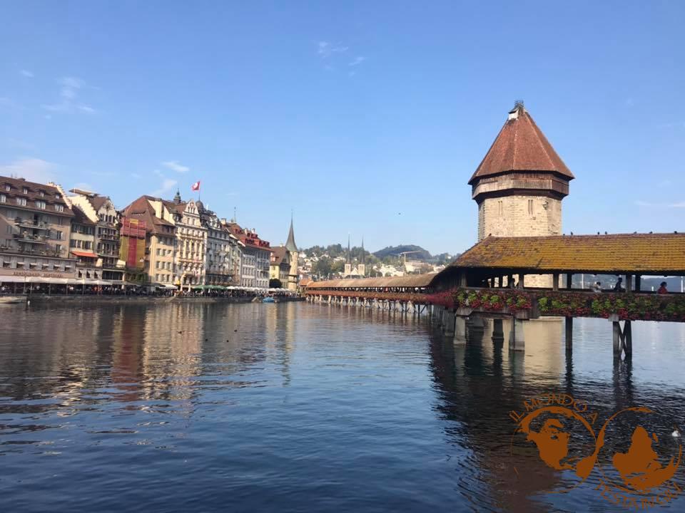 La città di Lucerna e il suo iconico ponte. Partenza per l'anello d'oro